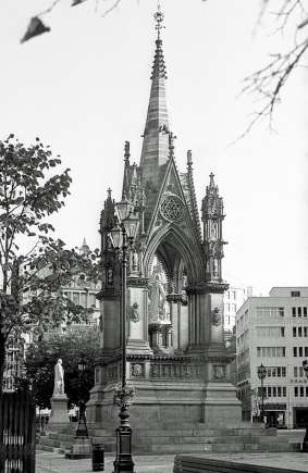 Albert Memorial, Albert Square, Manchester